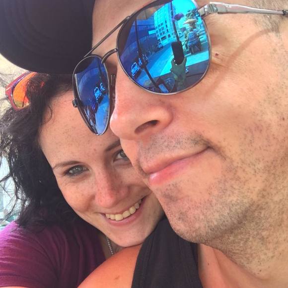 Meet your Posher, Tia - Picture 1 of 1